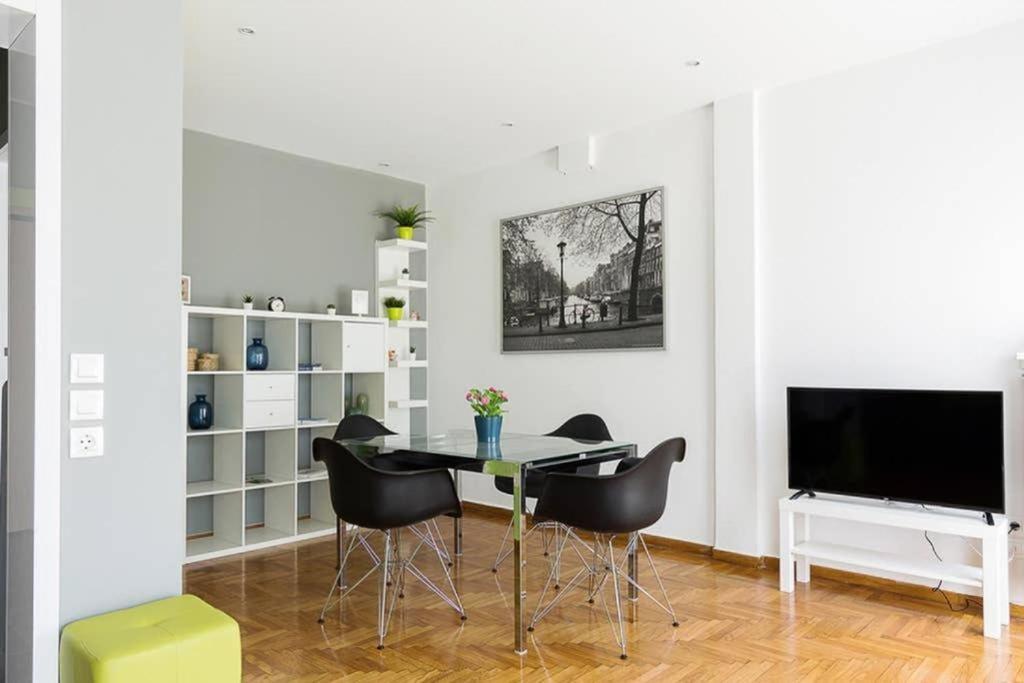 Διαμέρισμα Sunlit 2br Oasis In Metaxourghio 3min From Metro